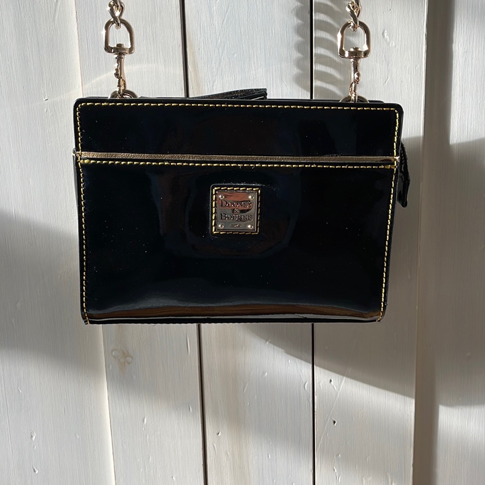 Dooney & Bourke crossbody leather purse